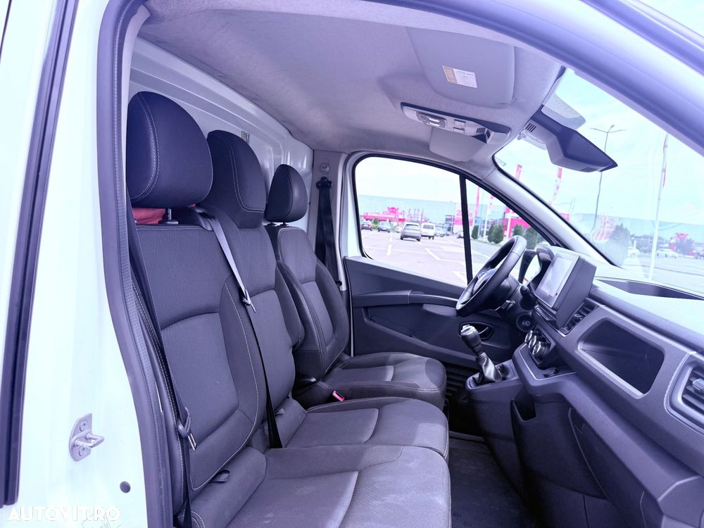 Renault Trafic 2.0 Blue dCi 130 Furgon Cabina Dubla L2H1 - 21