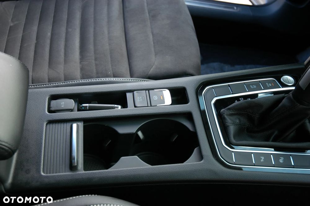 Volkswagen Passat - 24