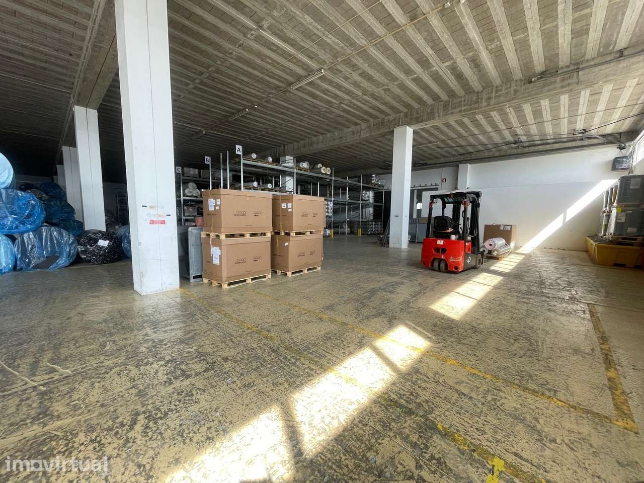 ARRENDAMENTO DE PAVILHÃO INDUSTRIAL – 2000 m² | ESCAPÃES SMF - Grande imagem: 4/23