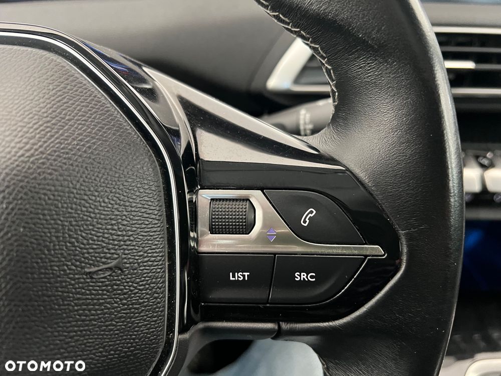 Peugeot 5008 PureTech 130 Stop & Start Allure Business-Paket - 32