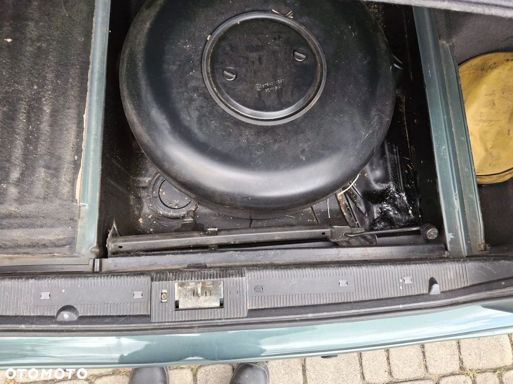 Mercedes-Benz Klasa E ver-200 - 15