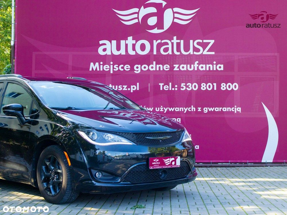 Chrysler Pacifica - 2