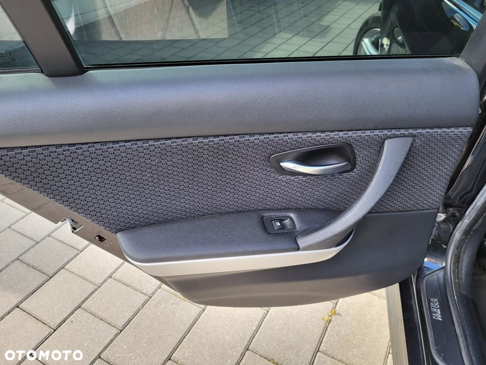 BMW Seria 3 320i - 20