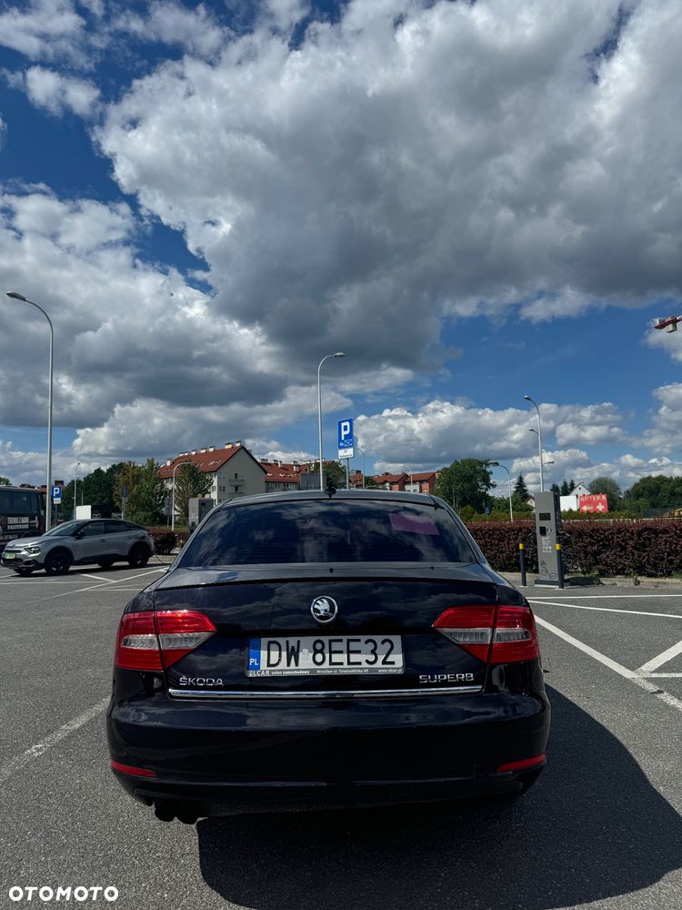 Skoda Superb 2.0 TDI Ambition Outdoor DSG - 4