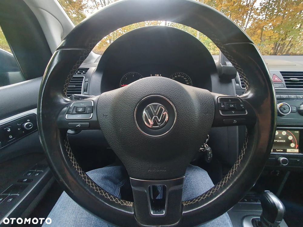 Volkswagen Touran 2.0 TDI DPF BlueMotion Technology DSG Comfortline - 15