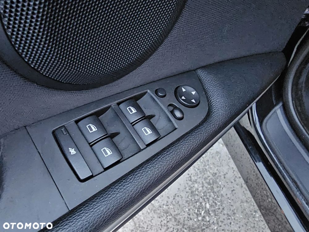 BMW Seria 3 318i - 15