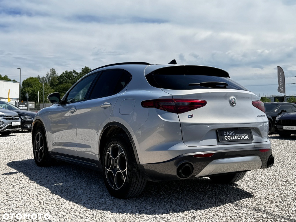 Alfa Romeo Stelvio 2.0 Turbo 16V AT8-Q4 Ti - 6