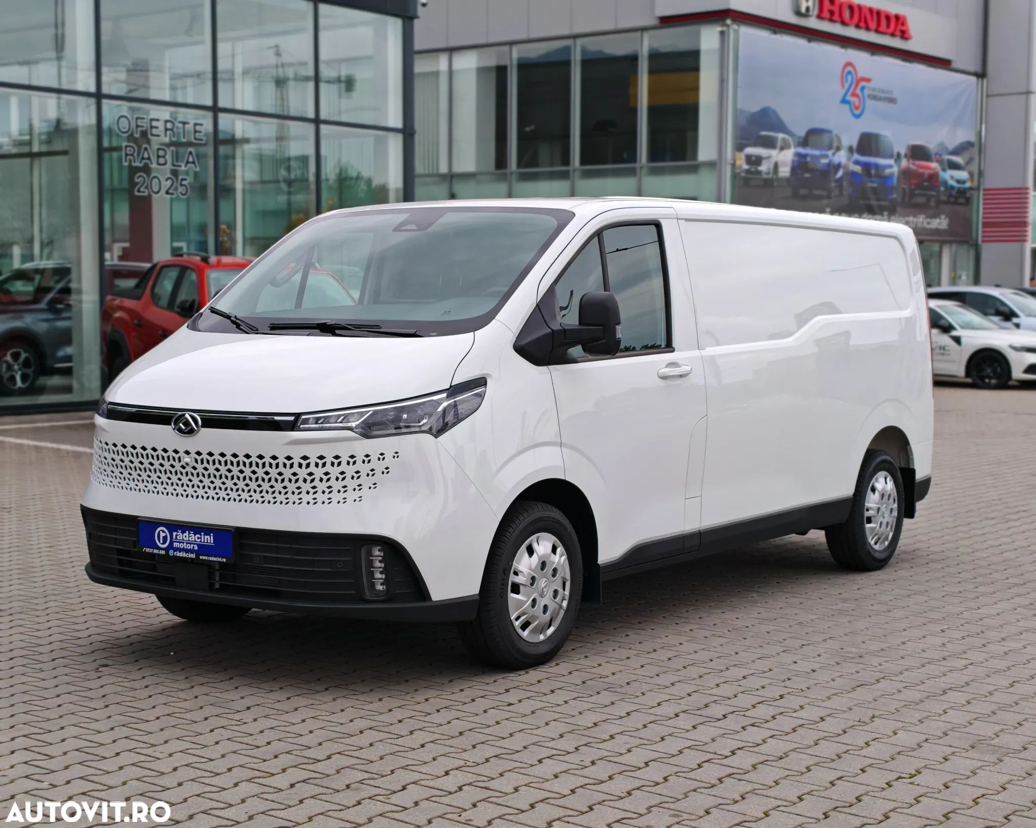 Maxus Deliver 7 Van - 1
