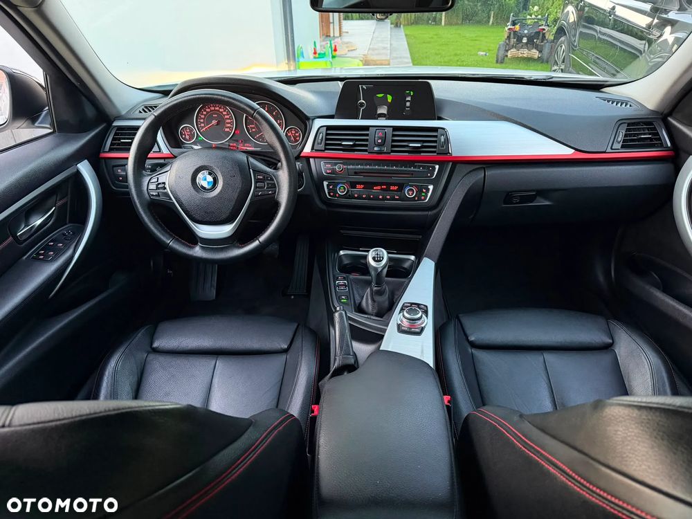 BMW Seria 3 320d DPF Edition Sport - 24