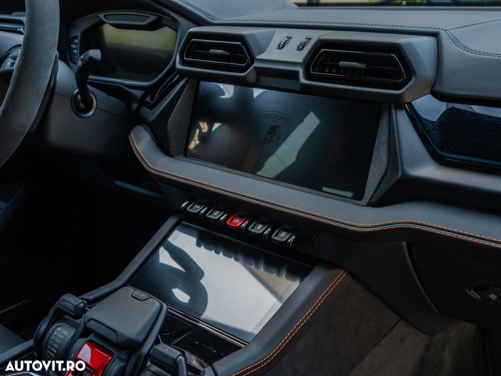 Lamborghini URUS - 22