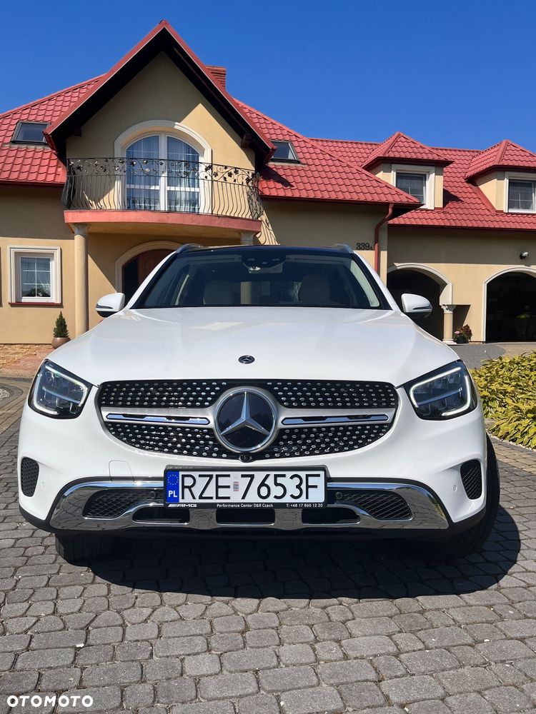 Mercedes-Benz GLC 300 4Matic 9G-TRONIC Exclusive - 2