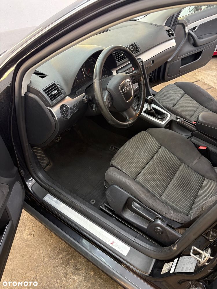 Audi A4 Limousine - 12