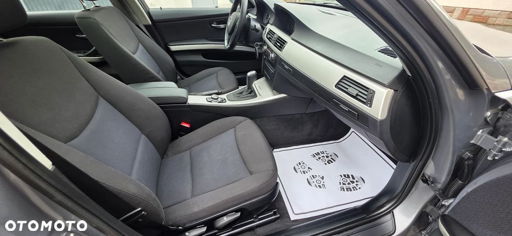 BMW Seria 3 318i Edition Exclusive - 23