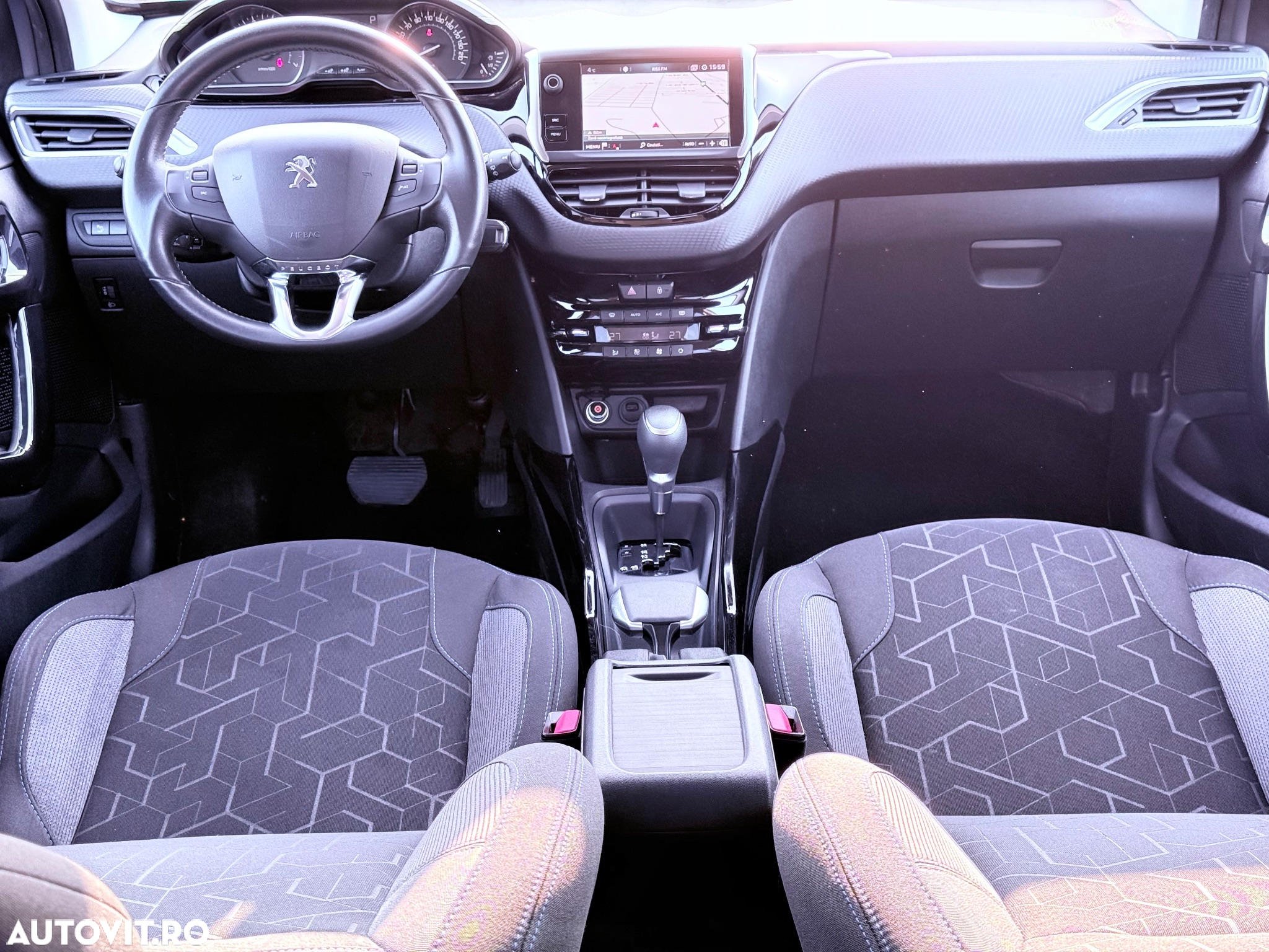 Peugeot 2008 PureTech 130 EAT8 Allure Pack - 13
