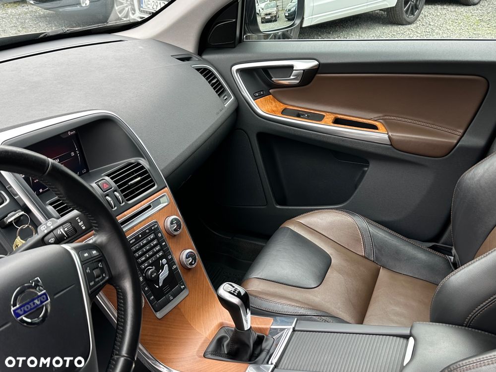 Volvo XC 60 D3 Drive-E Momentum - 16