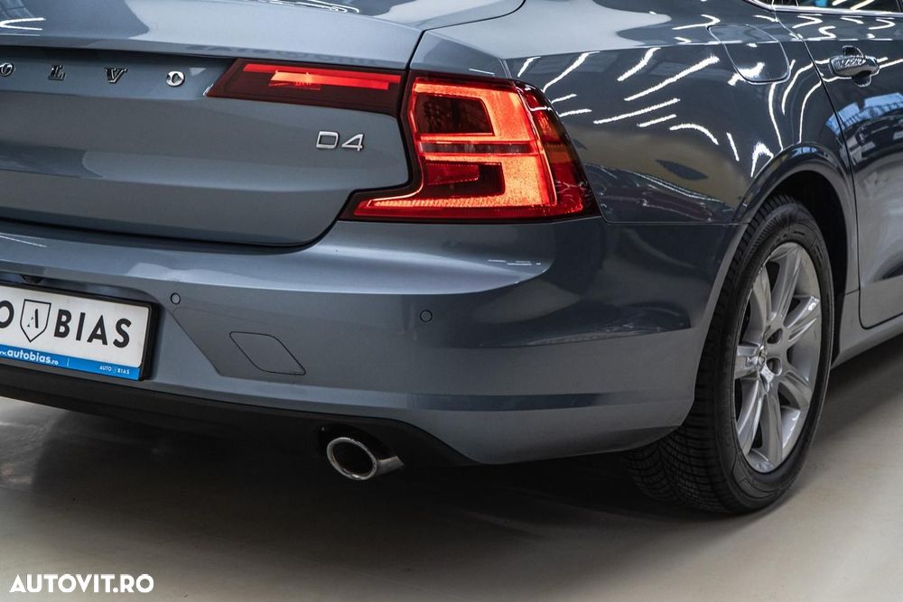 Volvo S90 D4 Geartronic Momentum Pro - 38