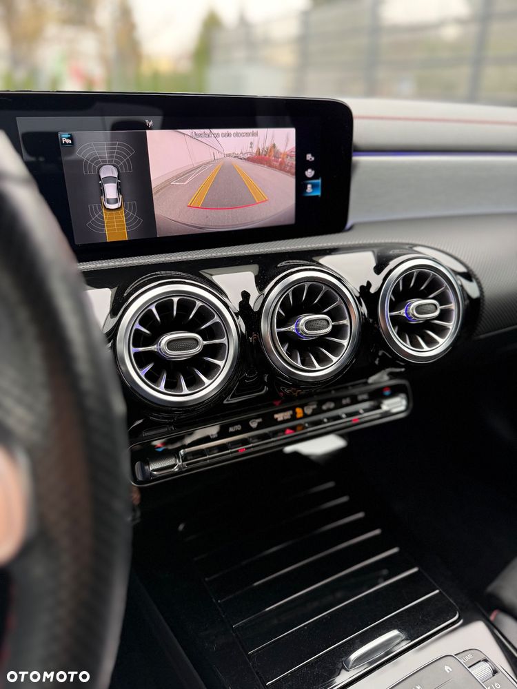 Mercedes-Benz CLA 220 AMG Line 7G-DCT - 14