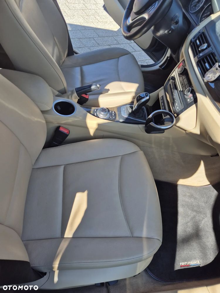 BMW X1 xDrive28i - 11