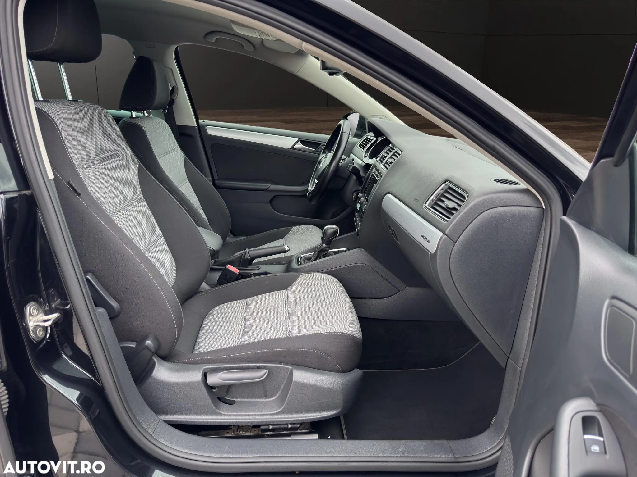 Volkswagen Jetta 1.4 Hybrid DSG - 12