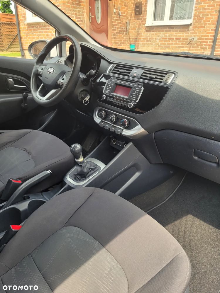 Kia Rio - 23