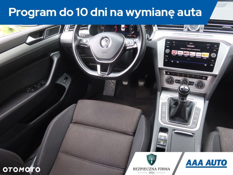 Volkswagen Passat - 9