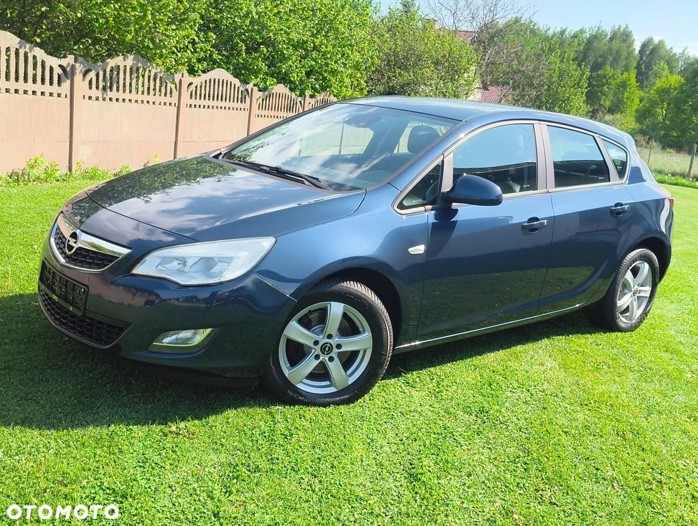 Opel Astra 1.7 CDTI DPF Cosmo - 8