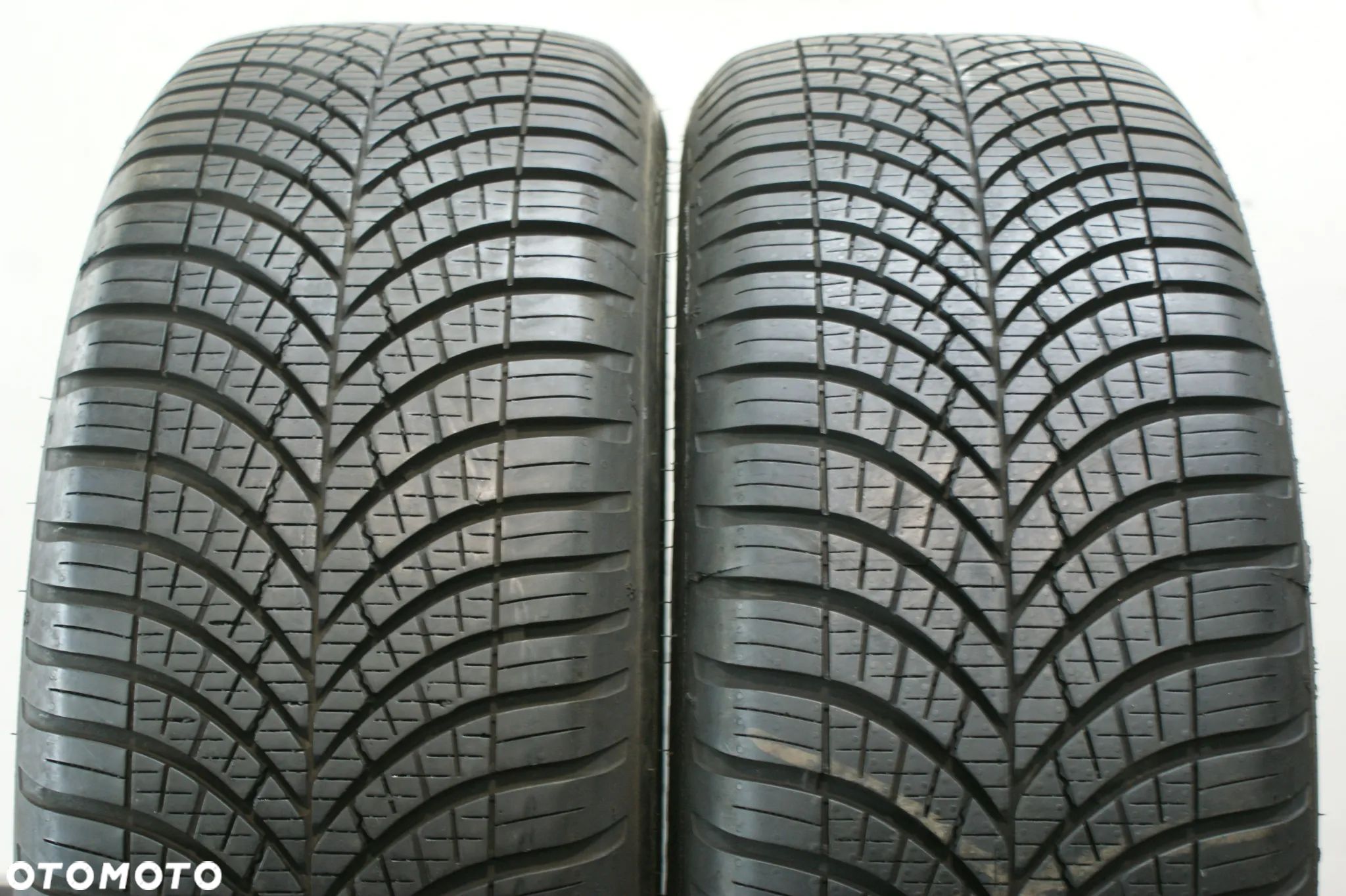 całoroczne 205/55R16 GOODYEAR VECTOR 4SEASONS G3 7,5mm  B1739 - 1