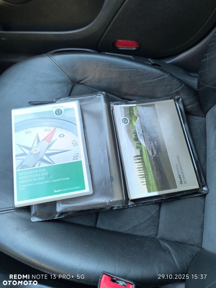 Skoda Octavia 1.8 TSI DSG Laurin & Klement - 9