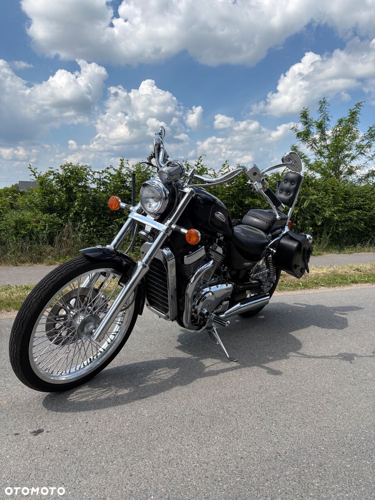 Suzuki Intruder - 6
