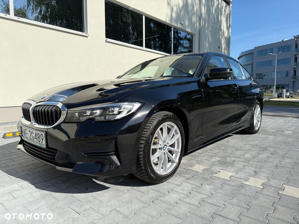 BMW Seria 3 320d xDrive Advantage sport