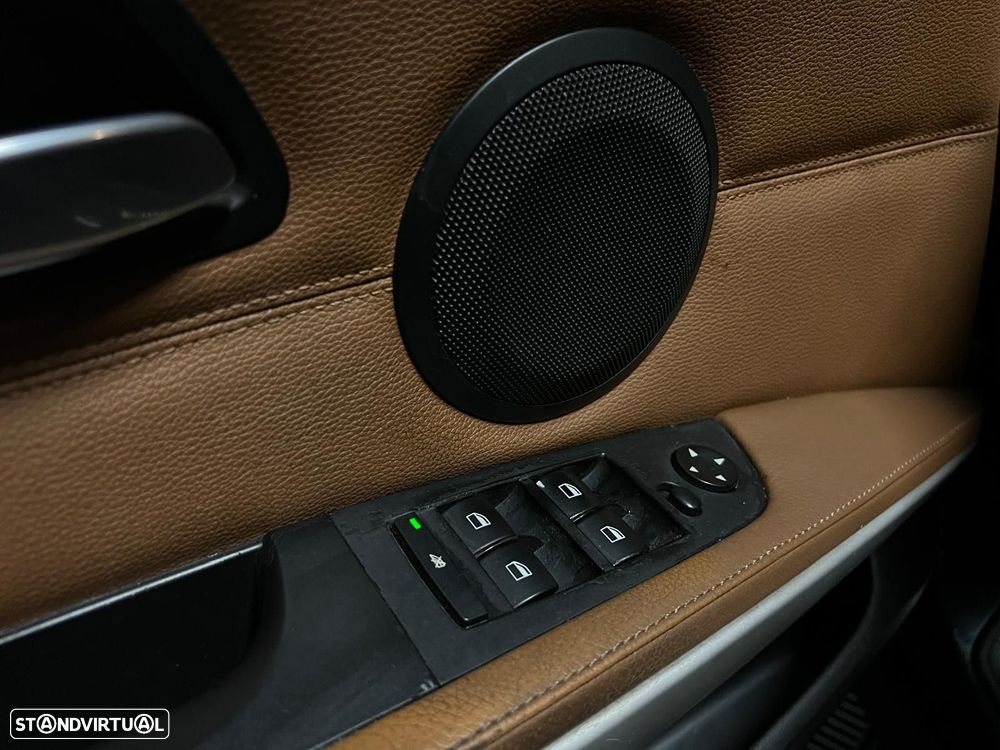 BMW 320 d Touring Navigation Sport - 7