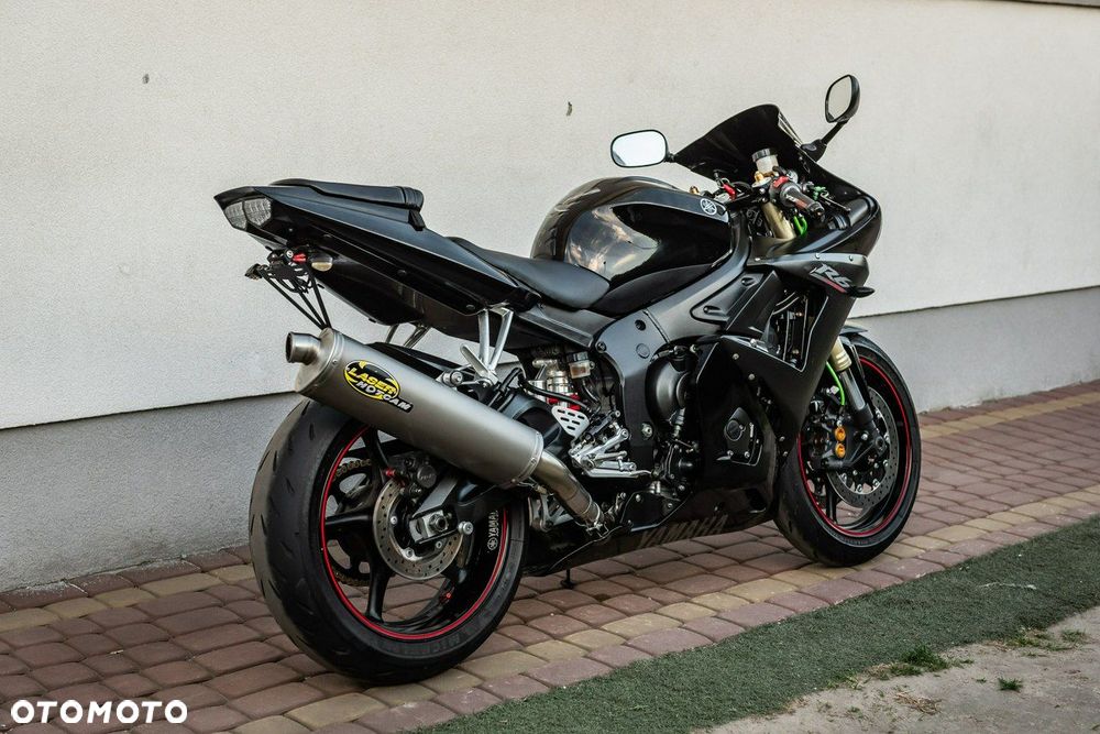 Yamaha R6 - 4