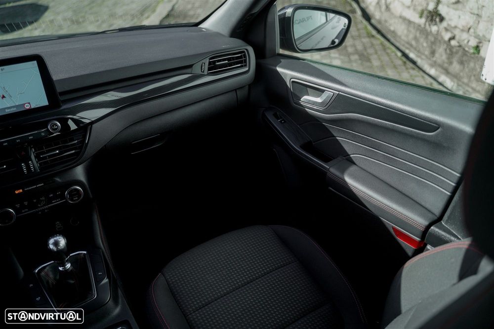 Ford Kuga 1.5 EcoBoost ST-Line - 27