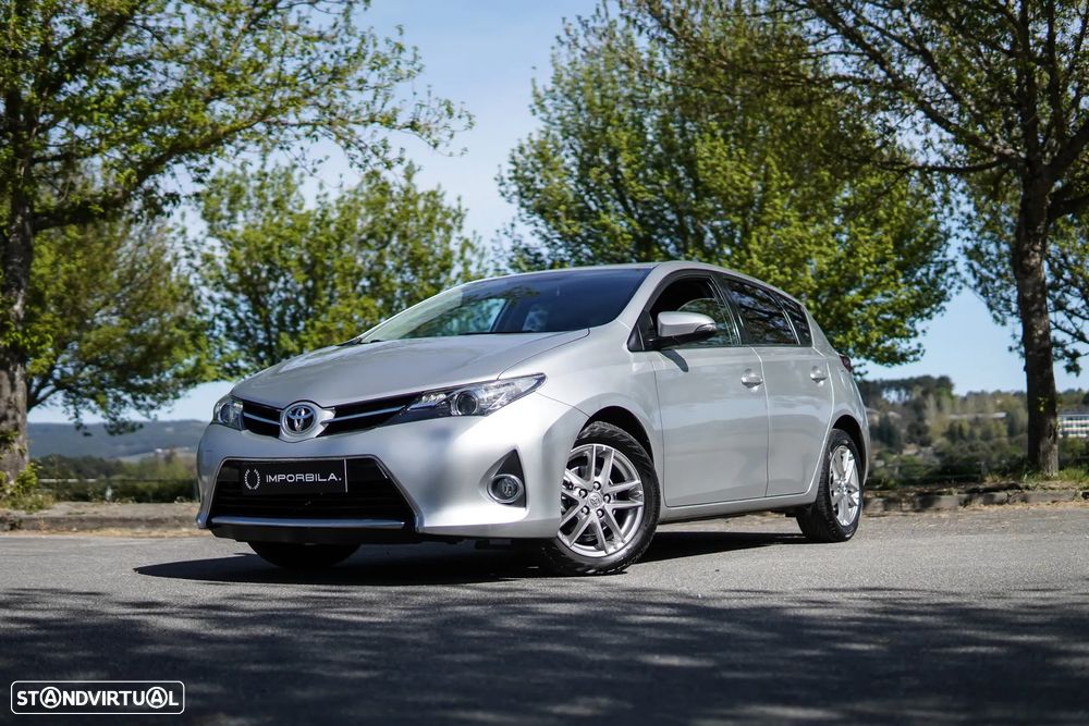 Toyota Auris 1.4 D-4D Exclusive+P.Sport - 9
