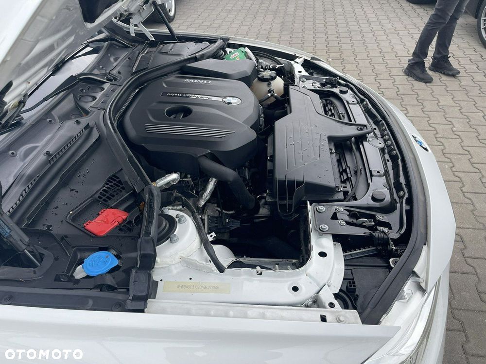 BMW Seria 3 318i - 11