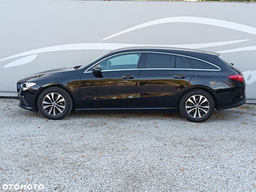 Mercedes-Benz CLA 200 d Shooting Brake - 16
