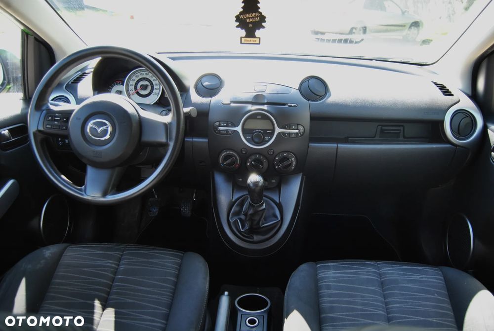 Mazda 2 - 9