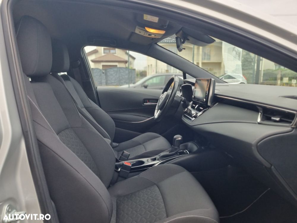 Toyota Corolla 1.8 HSD Dynamic - 18