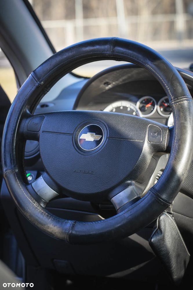 Chevrolet Aveo 1.2 16V Base - 8