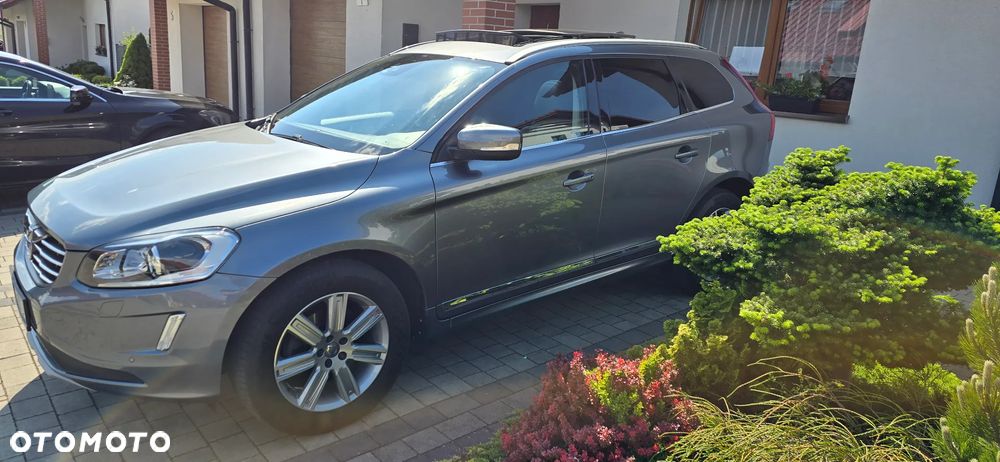 Volvo XC 60 D5 AWD Momentum - 2