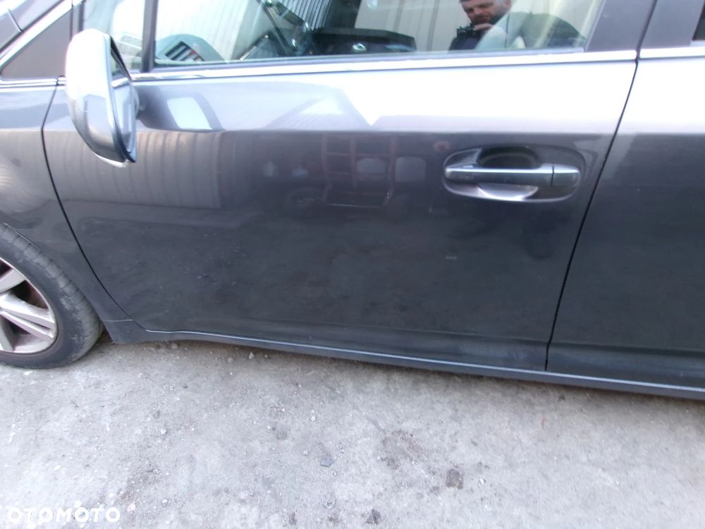 DRZWI LEWY PRZÓD TOYOTA AVENSIS T27 09-18  1G3 - 1