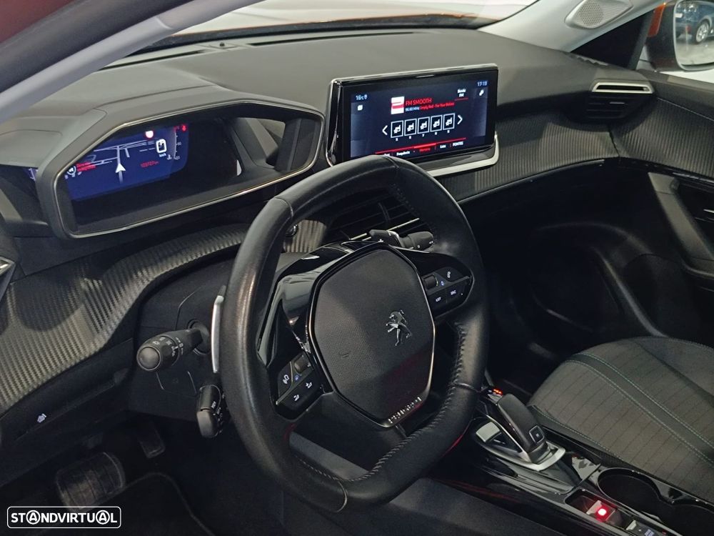 Peugeot 2008 PureTech 130 EAT8 Allure - 19