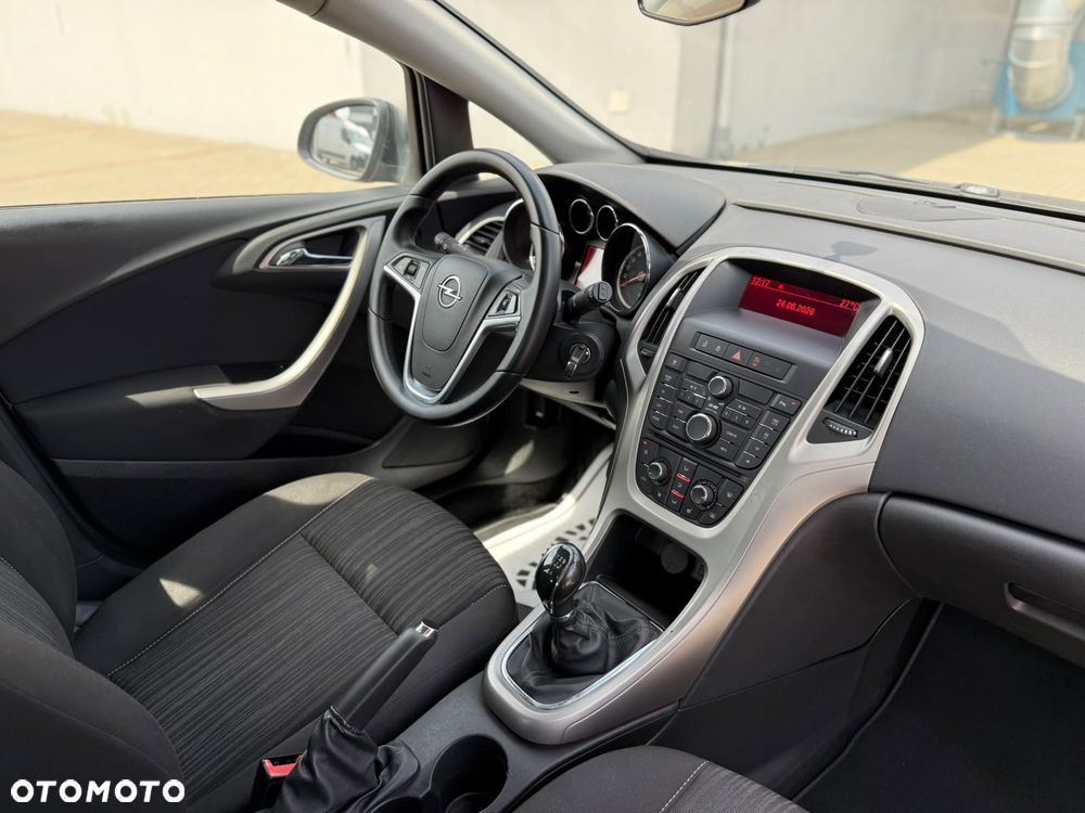 Opel Astra 1.4 150 Jahre - 14