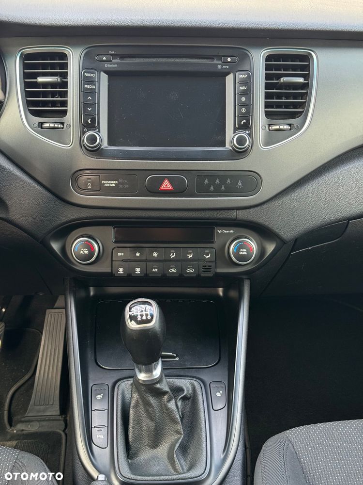 Kia Carens 1.7 CRDi 115 Dream Team Edition - 25