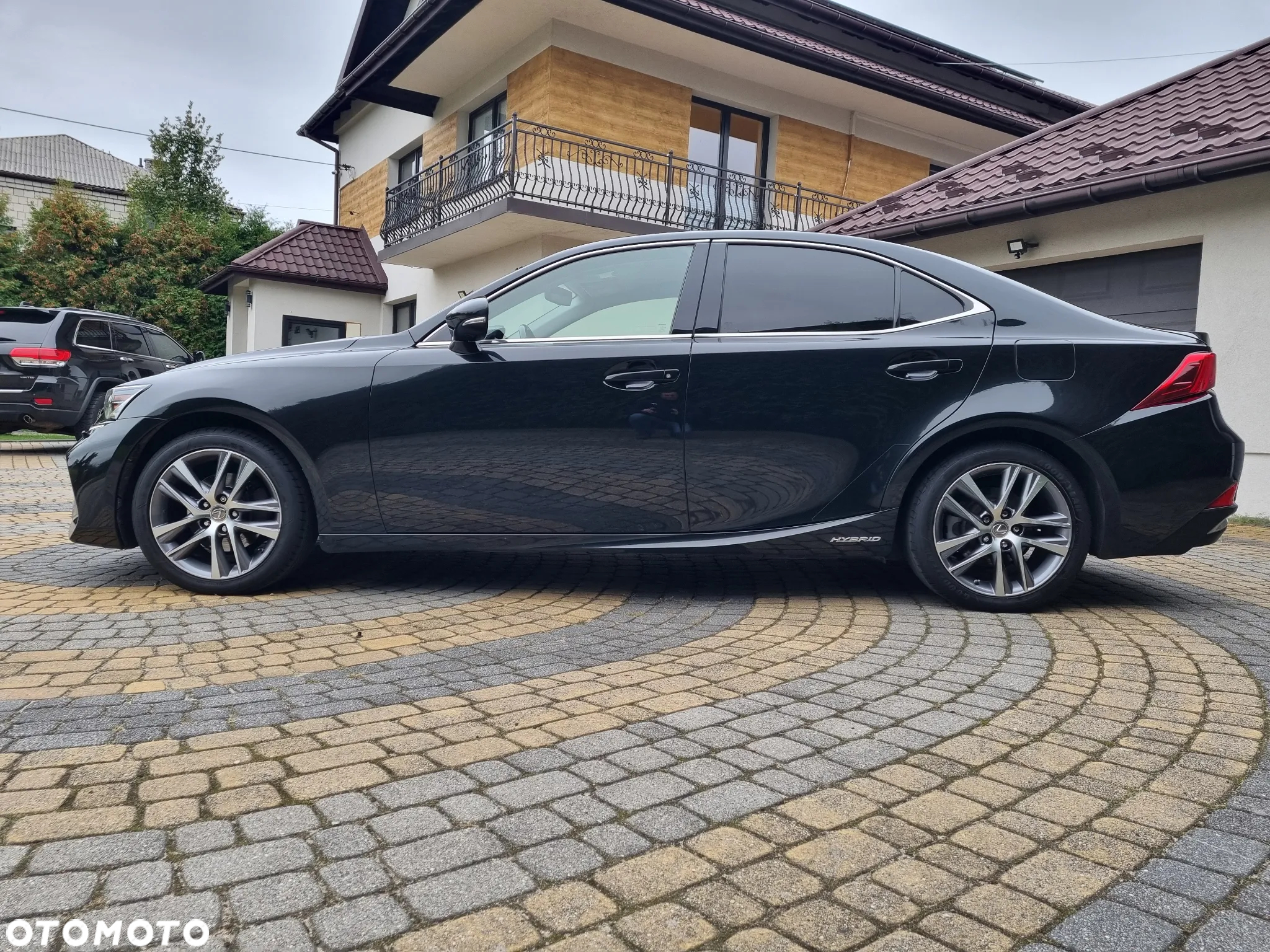 Lexus IS 300h Business Edition - 22