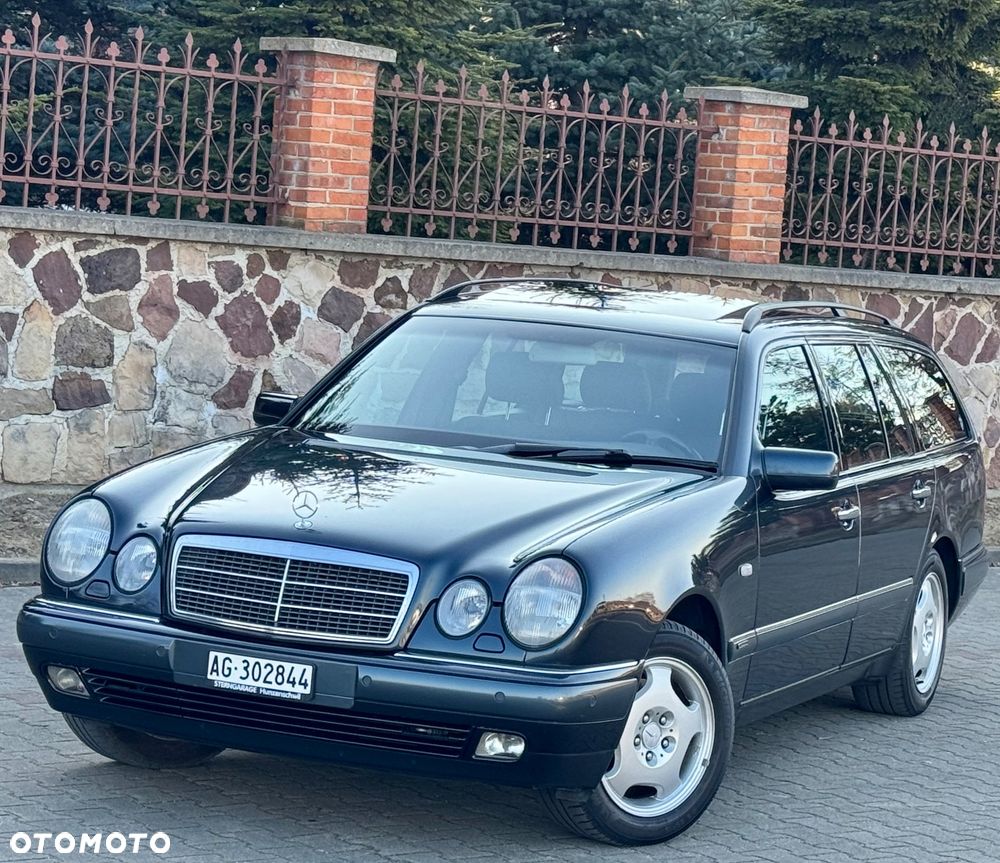 Mercedes-Benz Klasa E 320 T 4-Matic Elegance - 2