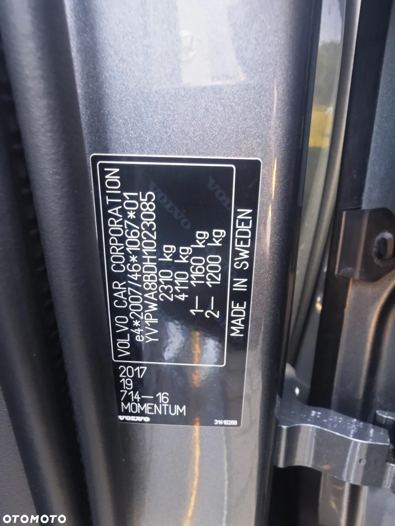 Volvo V90 D4 Momentum - 28