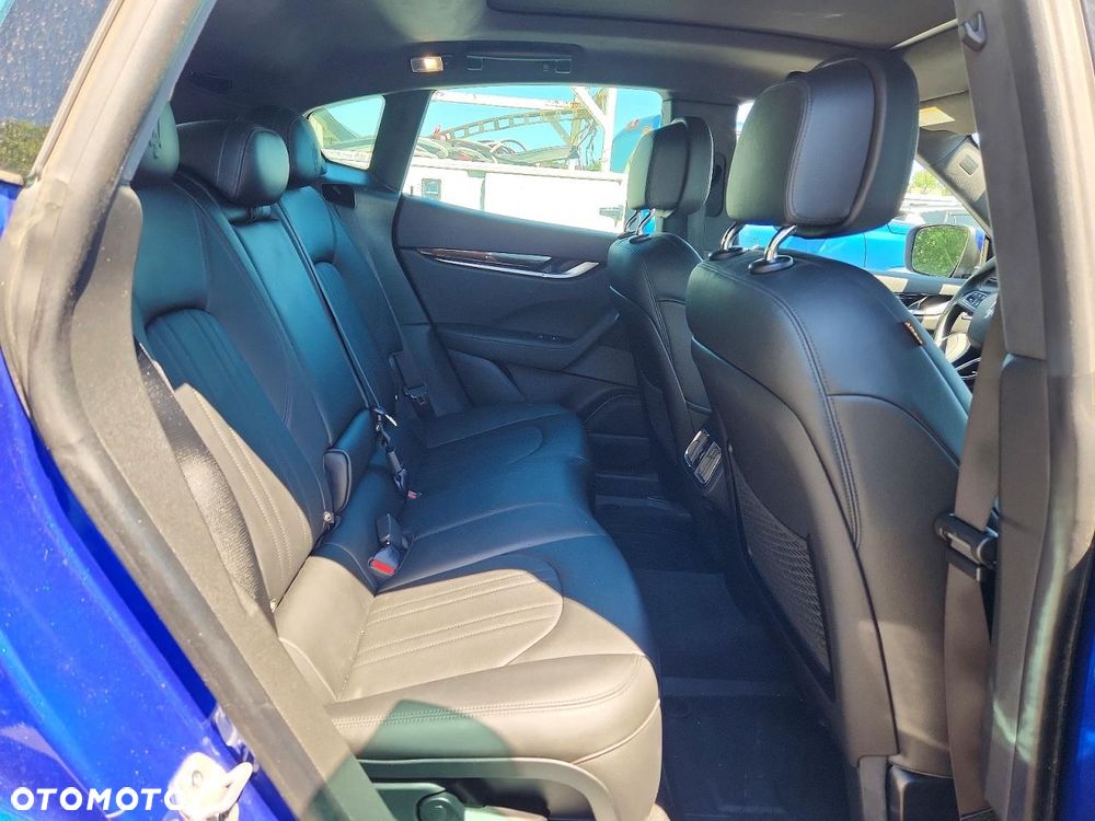 Maserati Levante - 12