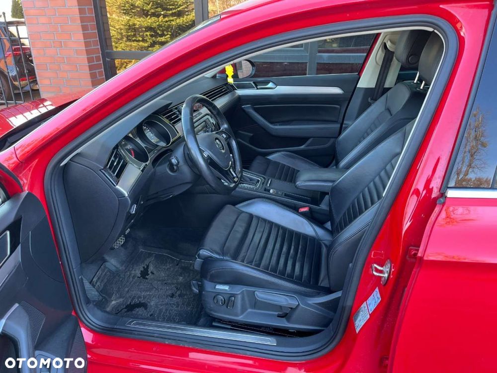 Volkswagen Passat - 13