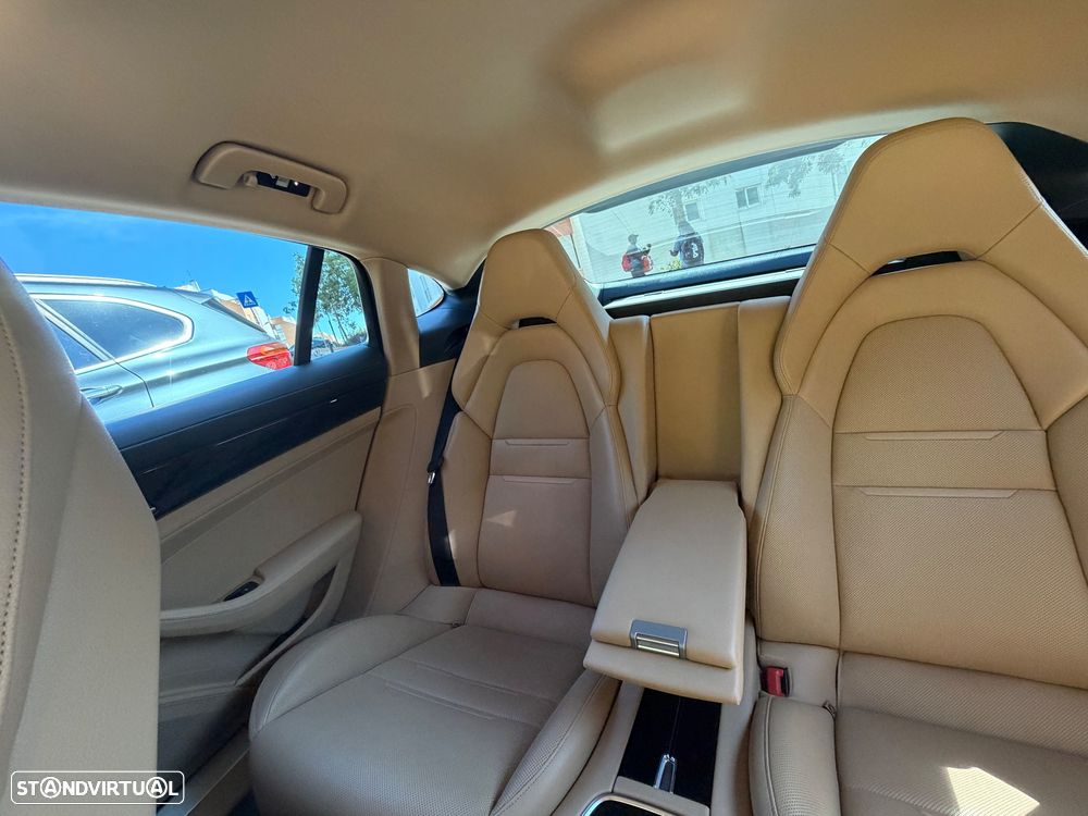 Porsche Panamera 4 S - 9